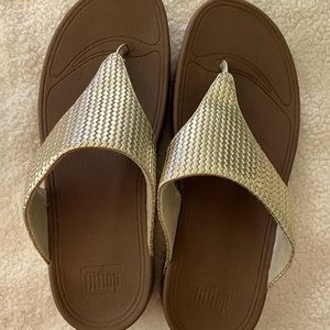 New Lulu Weave FITFLOP Brand Toe Thongs Women’s Sandals Size 10 NWT